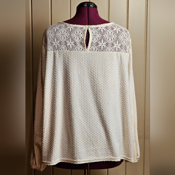 Cream Lace blouse - Picture 3 of 8